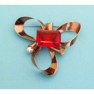 Vintage Art Deco Scarlet Gem Gold Tone Ribbon Brooch E28